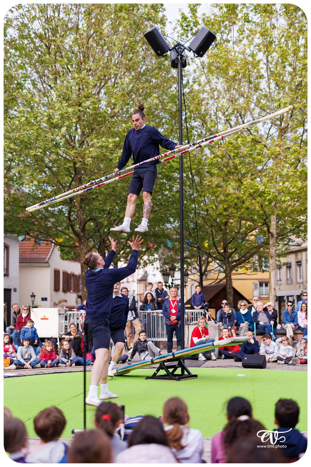 LEAGUE AND LEGEND (15FEET6)